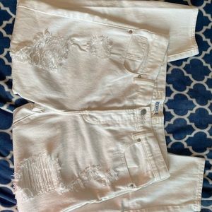 Brandy Melville boyfriend jeans